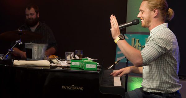 Dueling Pianos Player
