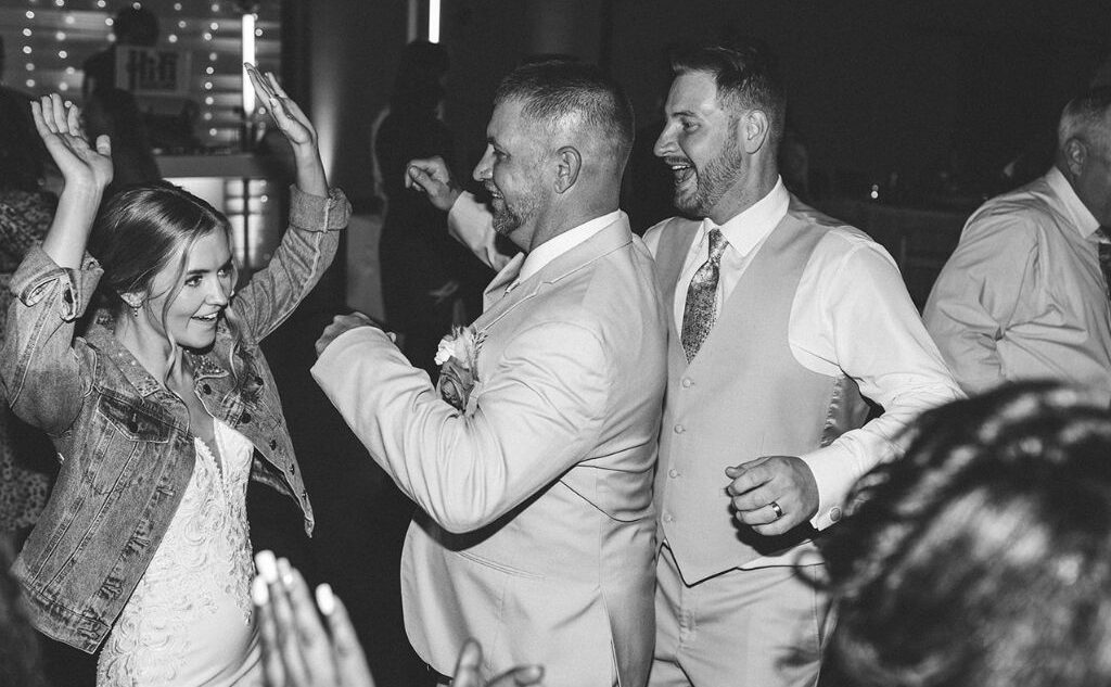 Your Wedding “Open Dance Floor” Length Could Make or Break the Party Your Wedding “Open Dance Floor” Length Could Make or Break the Party