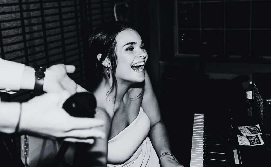 Should We Have Dueling Pianos at Our Wedding?